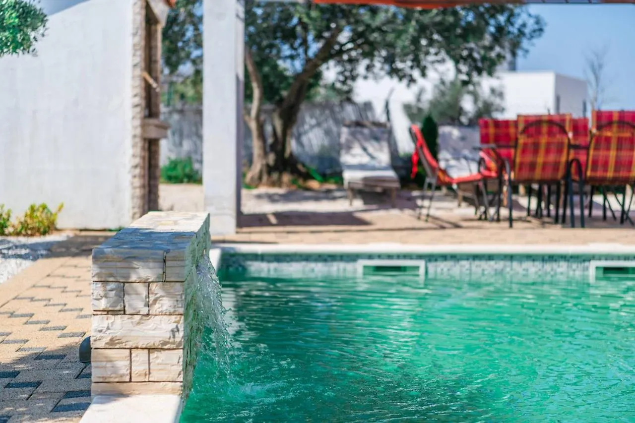 Dom wakacyjny Holiday House Tiffany Galižana